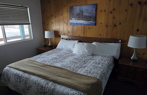 Camp Nelson Hotel | Sequoia Nat. Forrest, Bar & Restaurant , Hotel, Store. Located on 4 acres Wi-Fi