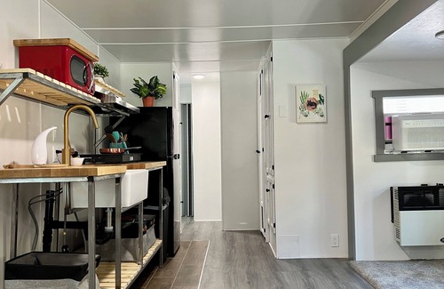 Alta Sierra Cabina | Sequoia: Pine View Trailer-Featured on HGTV!