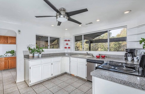 Three Rivers Casa | Sequoia Riverfront House with Private Beach!