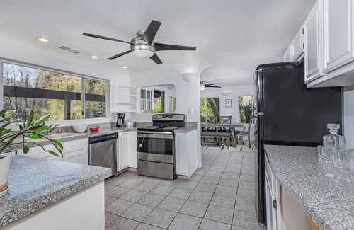 Three Rivers Casa | Sequoia Riverfront House with Private Beach!