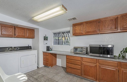 Three Rivers Casa | Sequoia Riverfront House with Private Beach!