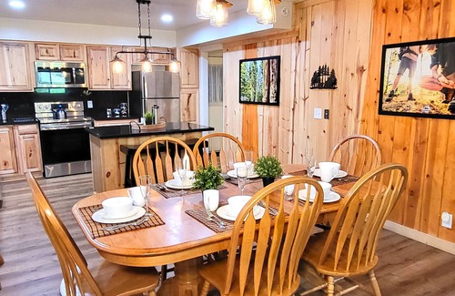 Camp Nelson Cabina | Sequoia Trails, Ancient Trees, Mountain Adventure, and Air Conditioning
