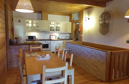 Vimioso Casa | Casa rústica de 3 dormitorios y 2 baños con SPA privado y vistas a las montañas y al río.