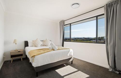 Gold Coast Casa | Serena by the Water - Family Retreat in Hope Island