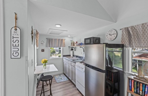 Oriental Casa | Serendipity Cottage II - Only Steps from Oriental Harbor
