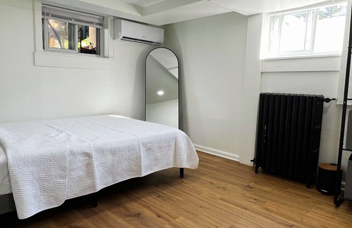 North Bergen Casa | Serene 2 bdr 3 bed Home! 15 Mins! from NYC