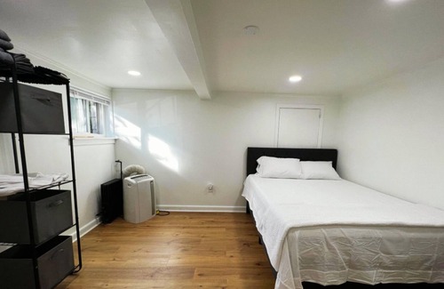 North Bergen Casa | Serene 2 bdr 3 bed Home! 15 Mins! from NYC