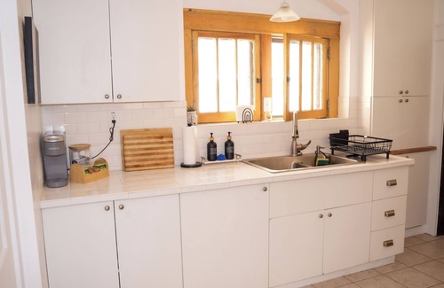 University Heights Casa | Serene 3BR Cottage w/Screened Porch in Prime Walkable Neighborhood