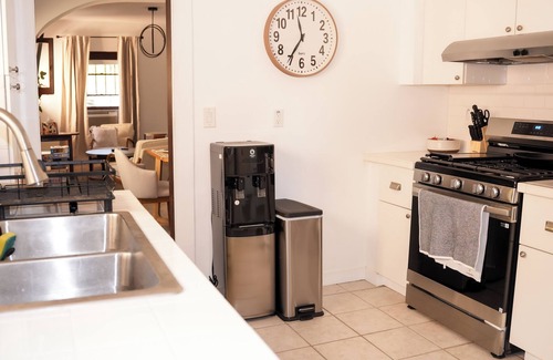 University Heights Casa | Serene 3BR Cottage w/Screened Porch in Prime Walkable Neighborhood