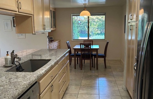 Covell Park Casa | Serene 3BR Oasis in Davis: Bike-Friendly Haven Near UC Campus