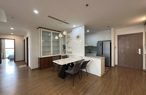 Tu Liem Apartamento | Serene 4-bedroom apartment with AC in Vinhomes Skylake