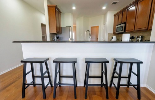 McKinney Casa | Serene 4-bedroom house with BBQ, 5-TVs in McKinney facing Park & Pond sleep 12