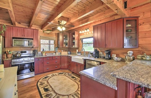 Mouth of Wilson Apartamento | Serene 4BR Cabin: Mouth of Wilson Countryside Retreat