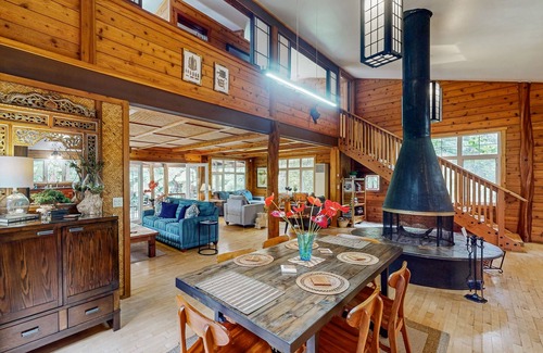 Volcano Casa | Serene 5-acre tropical hideaway with lanai and circular wood-burning fireplace