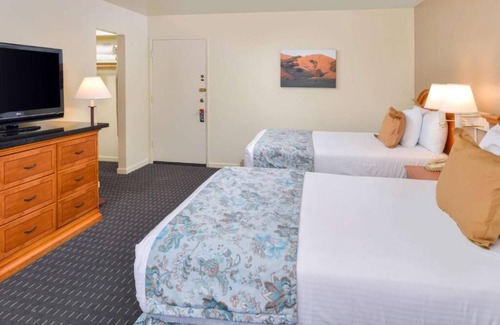 Solvang Hotel | Serene Accommodation w/ Continental Breakfast, Parking, Near Santa Ynez River!