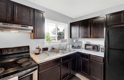 Sterling Heights Apartamento | Serene and Central Home ~ WiFi ~ Pet Friendly!