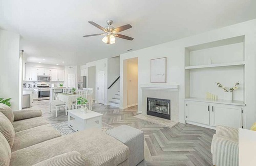 Palmdale Casa | Serene and Elegant Estate On Racquet Ln #42183