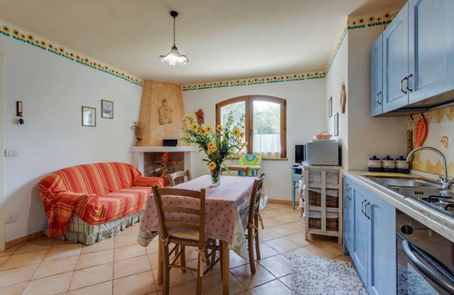 Bari Sardo Apartamento | Serene Apartment Hibiscus with Terrace, Wi-Fi & Mountain View; Parking Available