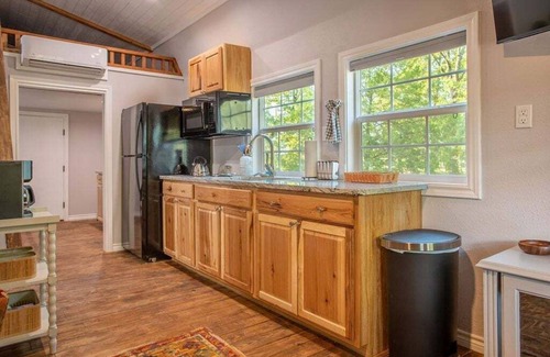 Wood County Cabina | Serene beautiful country cabin on beautiful pond