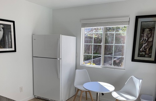 Castro Valley Cabaña | Serene & Bright 1 Bedroom Cottage/Garden Views/Free Parking/Free Laundry
