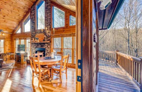 Blue Ridge Chalet De Esquí | Serene Cabin*Mountain Views*Hot Tub*Large Decks