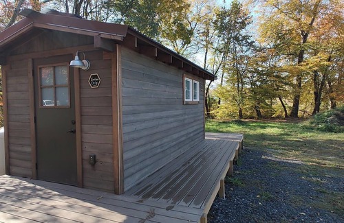 Andrews Alquiler De RV | Serene campground in Andrews NC on The Valley River.