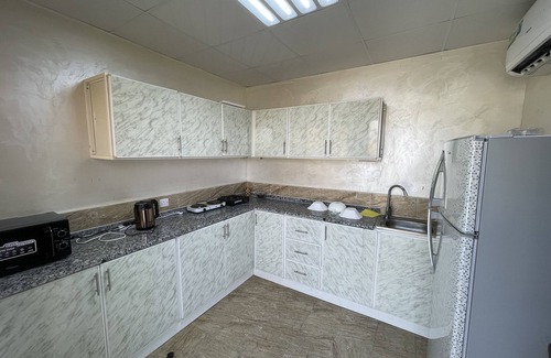 Ras Al Khaimah Chalet De Esquí | Serene chalet with WiFi in Ras Al-Khaimah
