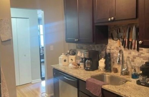 East Albany Park Apartamento | Serene Chic in Ravenswood Manor! 20 mins to Grant Park or Wrigley Field!