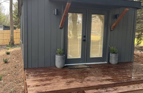 Kernersville Casa | Serene & Cozy Bungalow with 1 bedroom and WiFi, AC in peaceful Kernersville