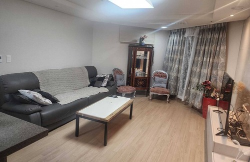 Pyeongtaek Apartamento | Serene-Cozy Familysize space, Cp Humphreys proximity to Pop attractions & shops