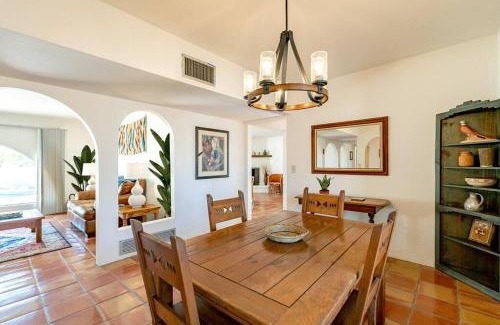 Tucson Apartamento | Serene Desert Escape with Pool & Grill, Sleeps 8 - Low Summer Rates!