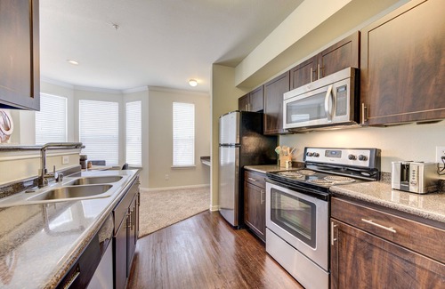 Alden Bridge Apartamento | Serene Escape in the Pines near shopping, dining, entertainment, and businesses!