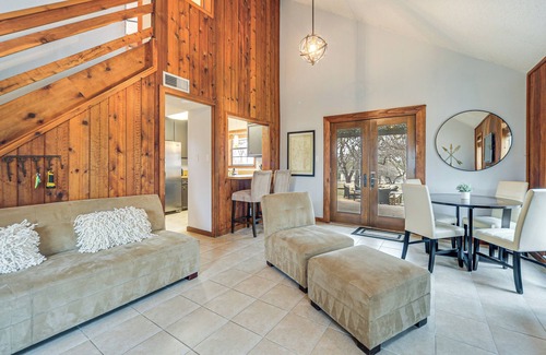Spicewood Cabaña | Serene Family Cottage: Deck & BBQ in Spicewood