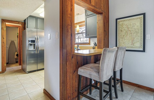 Spicewood Cabaña | Serene Family Cottage: Deck & BBQ in Spicewood