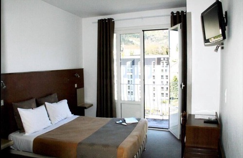 Lourdes Hotel | Serene, Family-Friendly Flats Featuring Balcony & Complimentary Parking