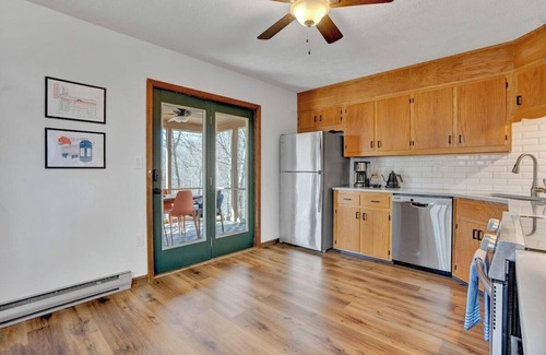 Gouldsboro Casa | Serene & Fun Family Gem ~ Hot Tub & Theater Room!
