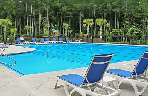 Pooler Casa | Serene Getaway in Pooler - 3-bedroom home with AC, WiFi. Enjoy your stay!