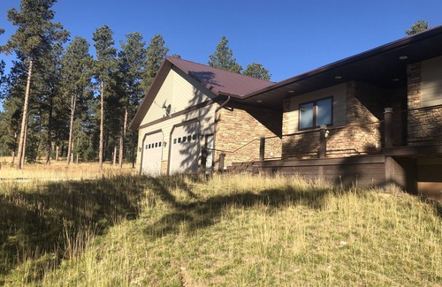 Lead Casa | Serene getaway minutes from the nightlife of Deadwood SD and Sturgis