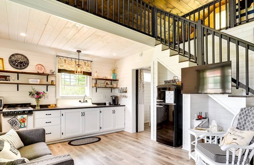 Greeneville Casa | Serene Greeneville Getaway w/ Mountain Views!
