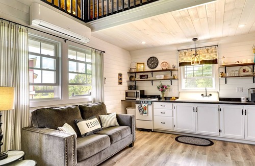 Greeneville Casa | Serene Greeneville Getaway w/ Mountain Views!