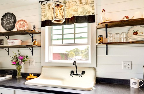 Greeneville Casa | Serene Greeneville Getaway w/ Mountain Views!
