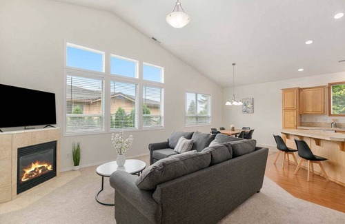 Pleasant Valley Casa | Serene Haven Retreat on se 141st pl
