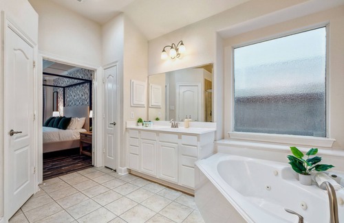 Lake Houston Casa | Serene Hideaway w/ Pool, Hot Tub, & Modern Comfort