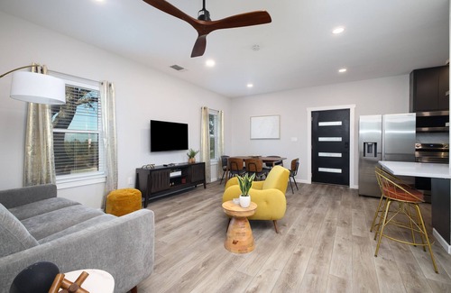 Spring Branch Casa | Serene Hill Country Casita ~ Scenic View ~ Patio