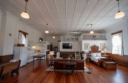 Goode Casa | Serene History-Soaked Retreat | VA Countryside