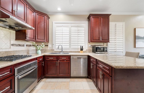 Thousand Oaks Casa | Serene Home in Westlake Village