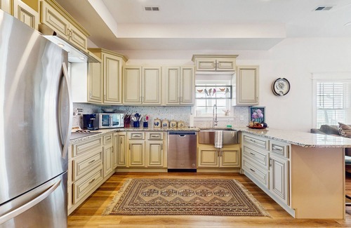 Seymour Casa | Serene home with amazing views, wifi, and front porch w/swing