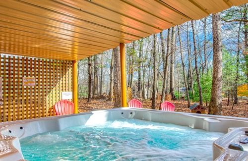 Royal Pines Casa | Serene home with private hot tub, Ping Pong, washer/dryer, firepit & central AC