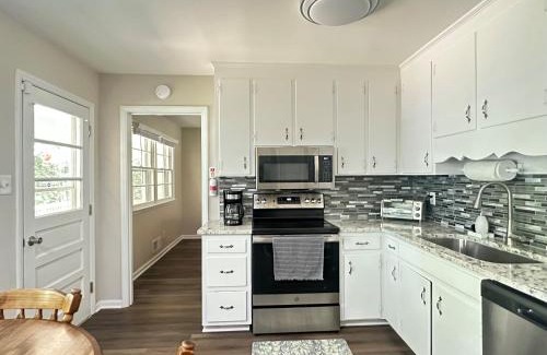 Cary Casa | Serene Landing Place near Downtown Cary
