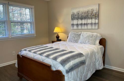 Cary Casa | Serene Landing Place near Downtown Cary